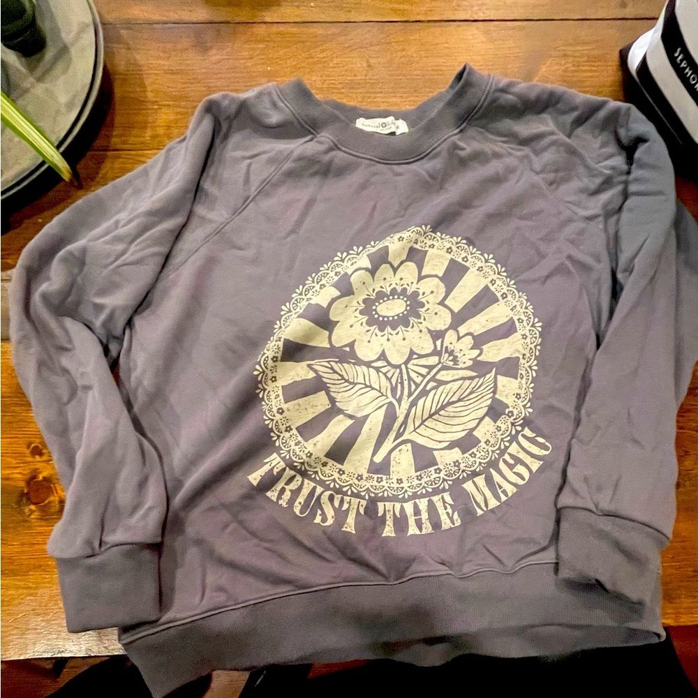 Natural Life Sweatshirt Size Medium